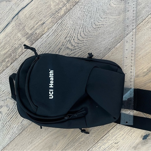 UCI Irvine Health Sling Backpack Black Crossbody Daypack - Picture 10 of 10